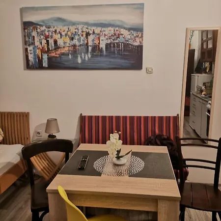 Διαμέρισμα Rosi *