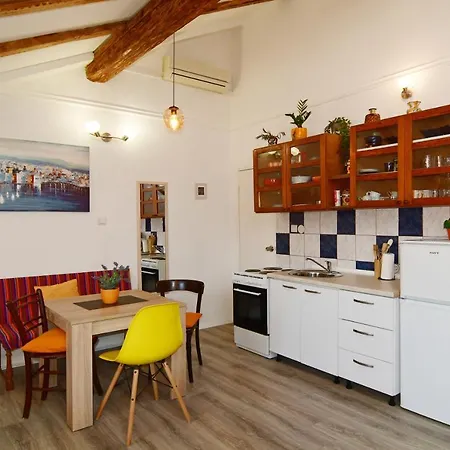 Rosi Apartment *
